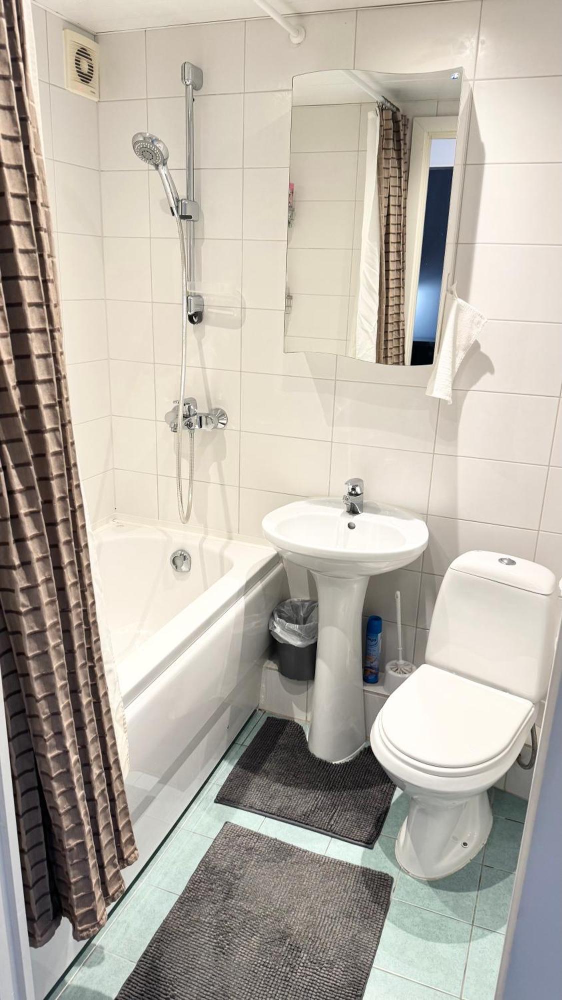 Quiet And Comfortable With Parking For A For Two, One Or A Couple Guests With A Child Талин